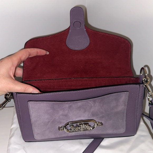 Small Jade Coach crossbody. Style #91027 - Picture 4 of 9